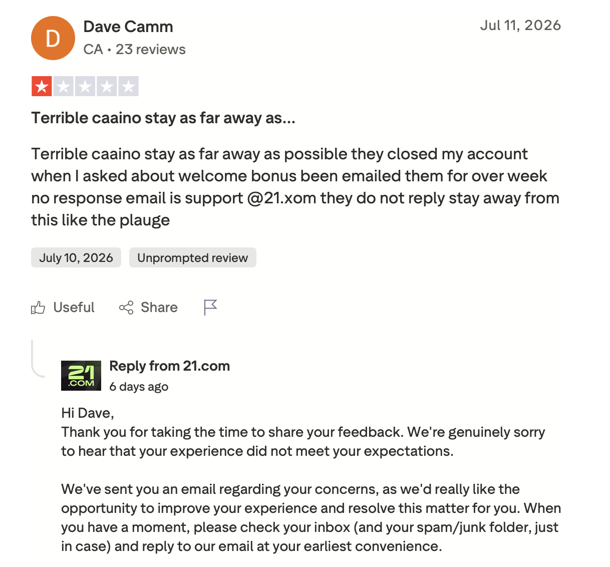 Negative Trustpilot-Bewertung über Support-Erreichbarkeit per E-Mail mit Antwort von 21.com